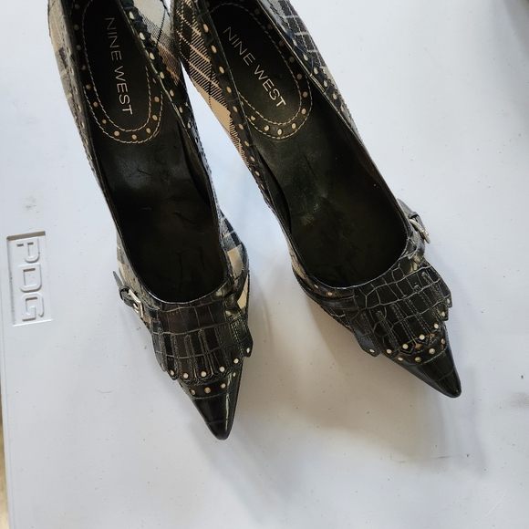 Shoes - Picture 8 of 15